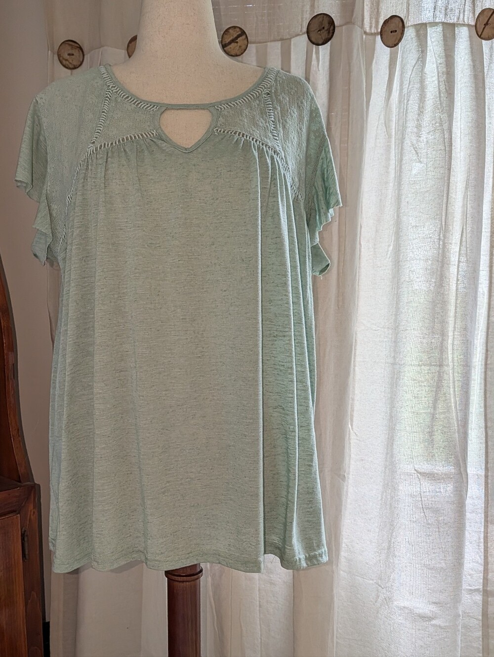Suzanne Betro Mint Keyhole Flutter Sleeve Tunic